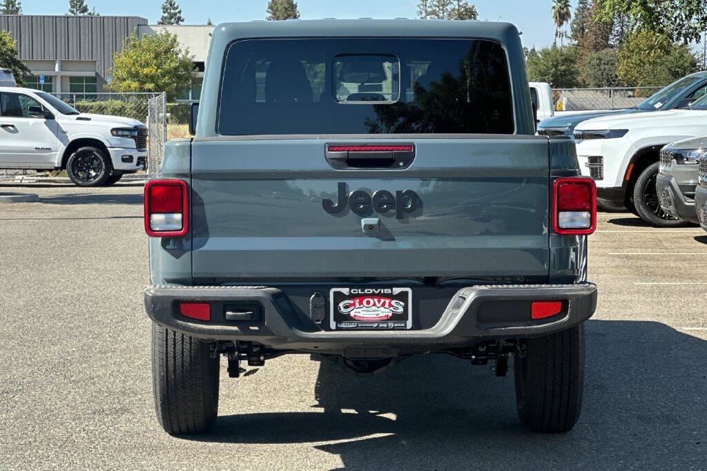 New 2026 Jeep Gladiator Sport AWD/4WD image 5