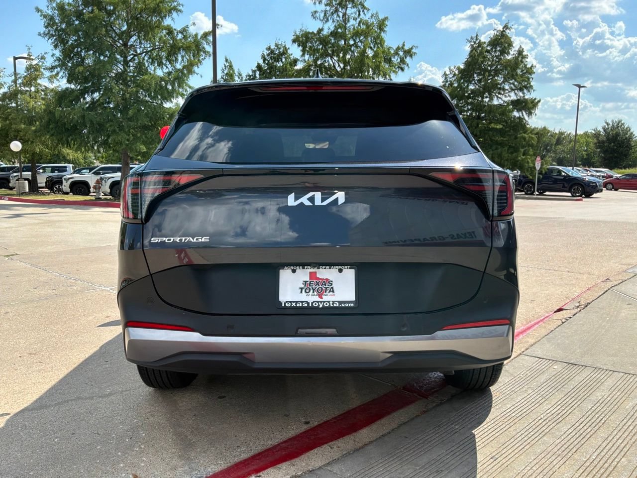 Used 2026 Kia Sportage LX FWD image 7