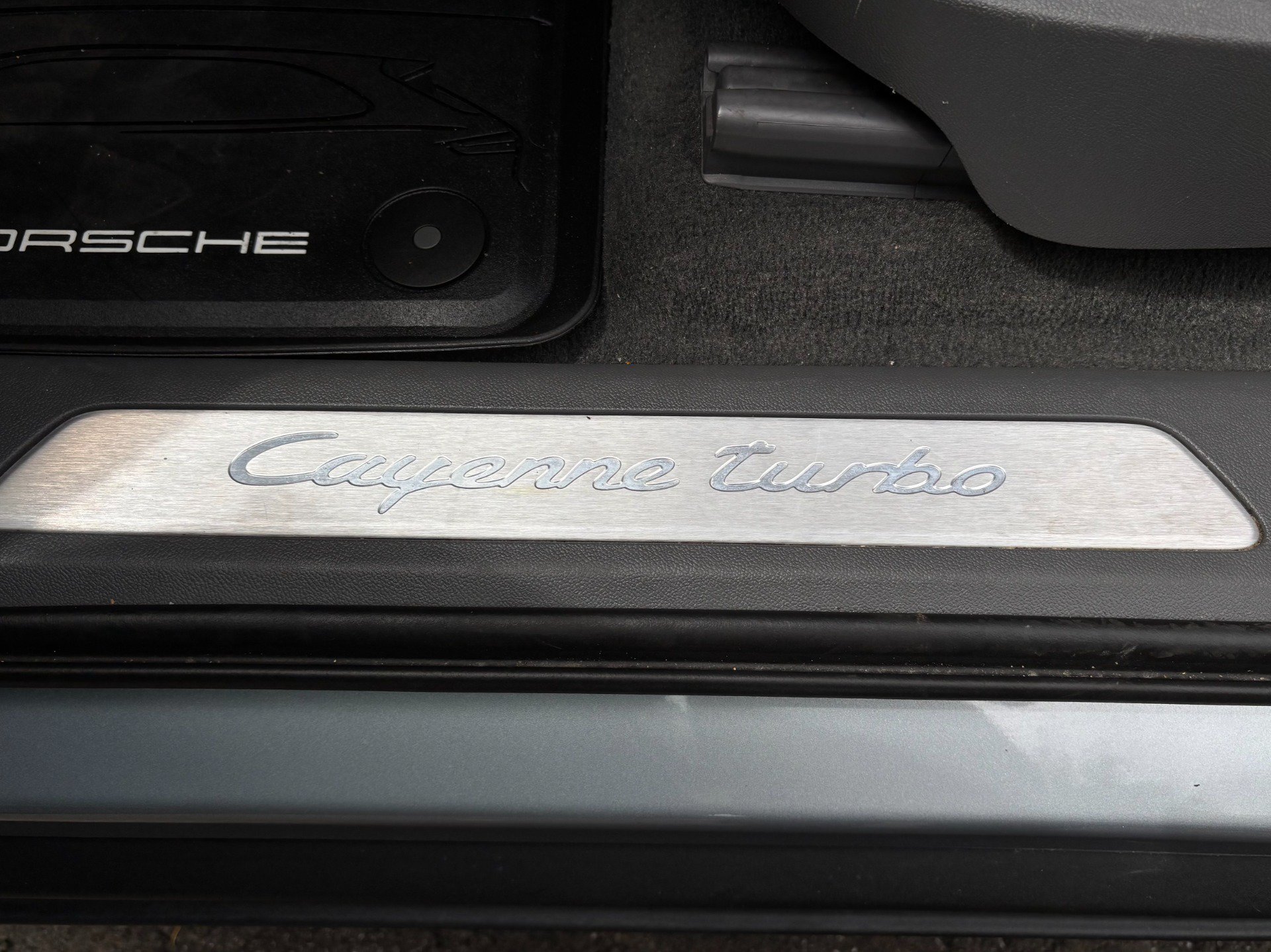 Used 2023 Porsche Cayenne Turbo AWD/4WD image 72
