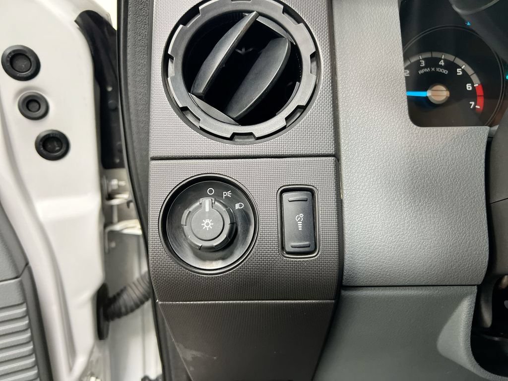Used 2015 Ford F250 XL w/ Power Equipment Group RWD image 17