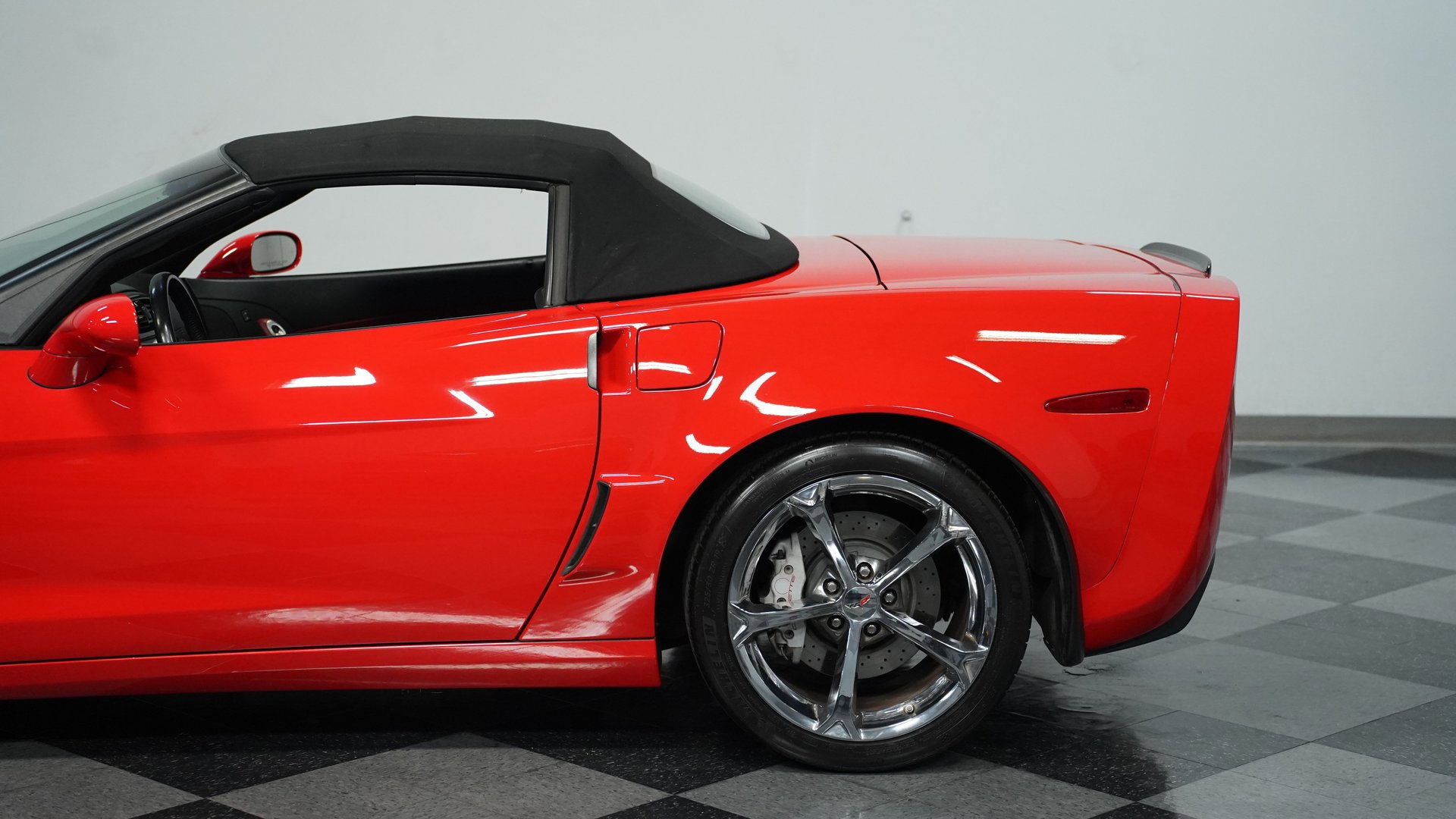 Used 2010 Chevrolet Corvette Grand Sport w/ Preferred Equipment Group image 21
