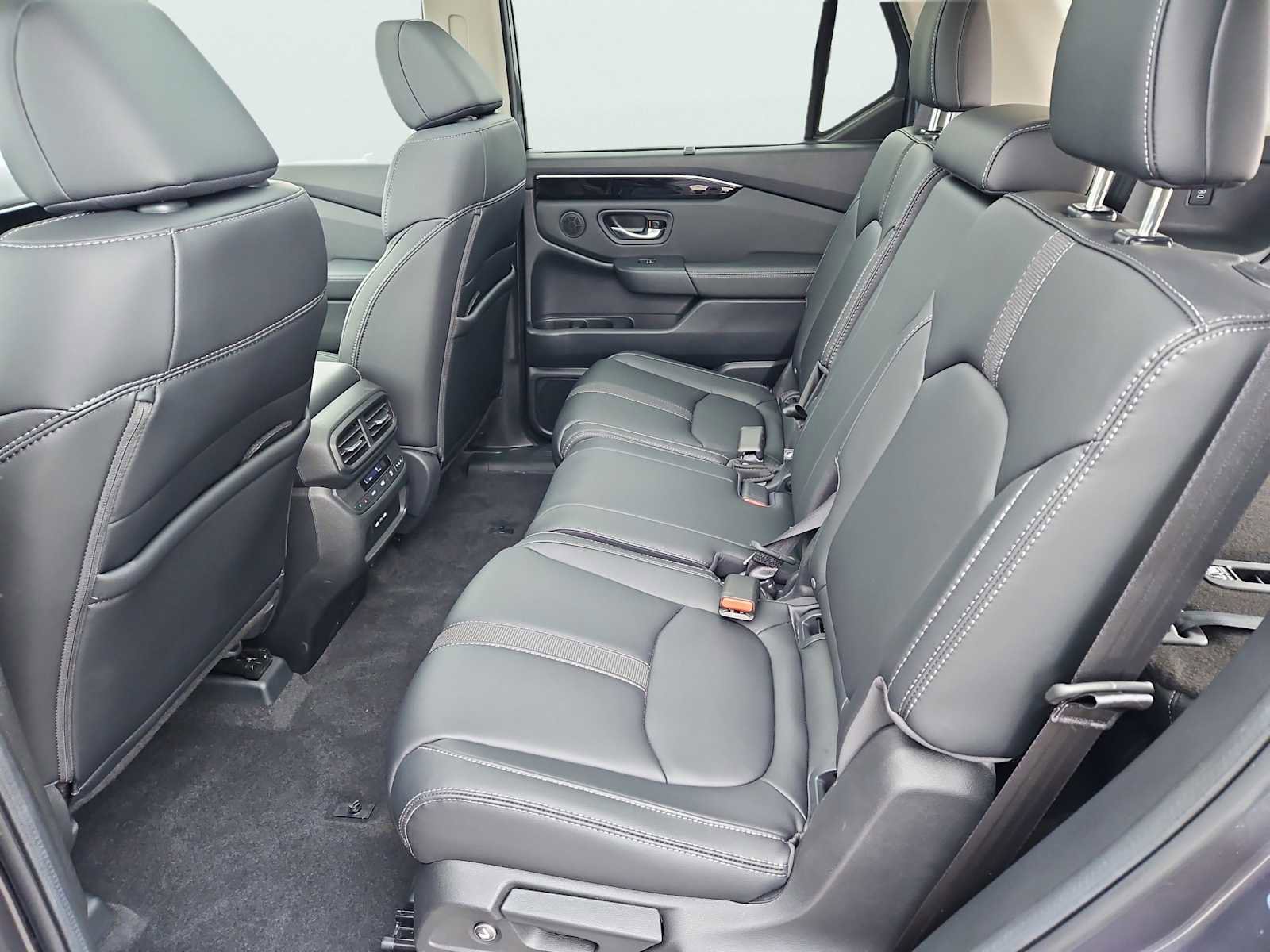 Certified 2025 Honda Pilot Touring image 36