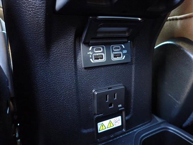 Used 2020 Jeep Gladiator Rubicon w/ Dual Top Group AWD/4WD image 10