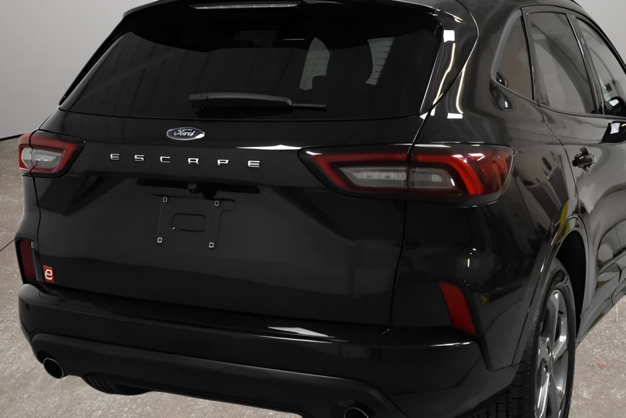 Used 2023 Ford Escape ST-Line FWD image 3
