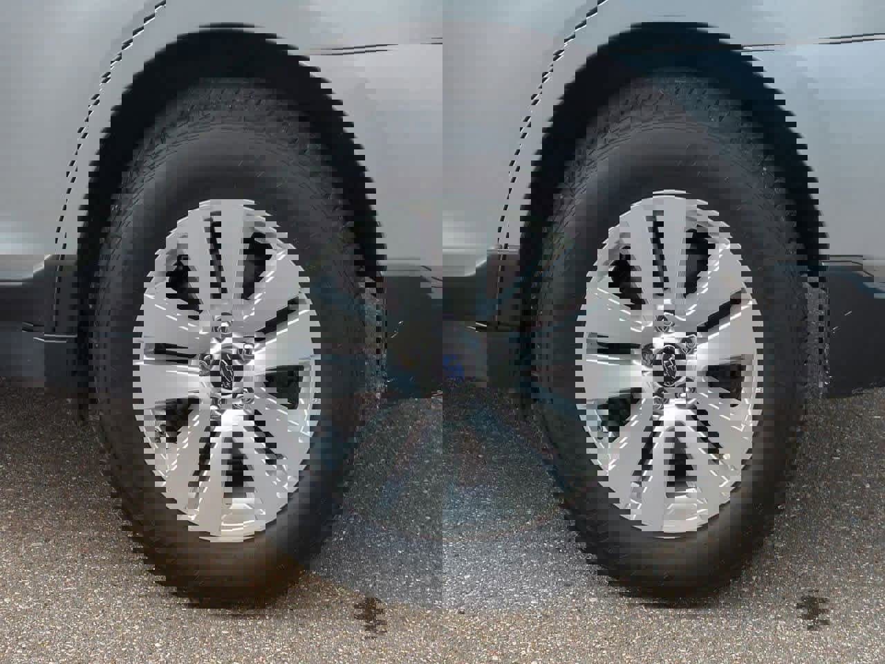 Used 2018 Subaru Outback 2.5i Premium image 13