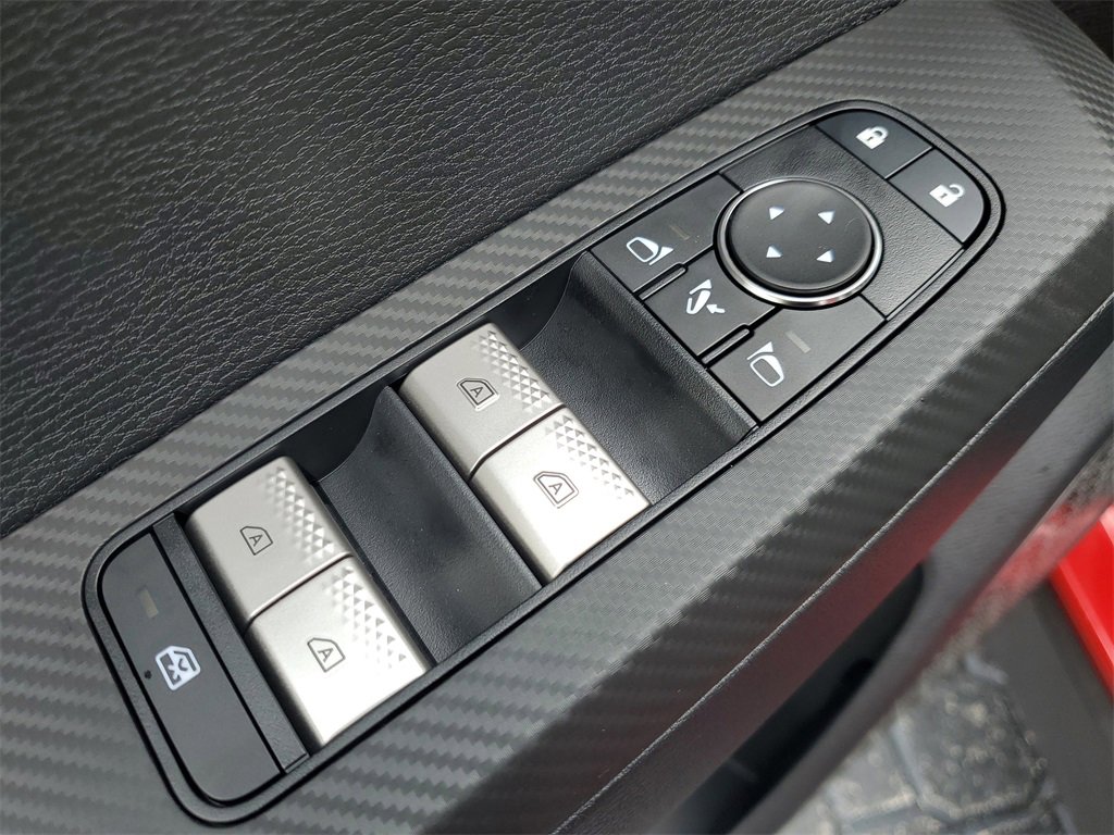 New 2025 Mitsubishi Outlander SE image 17