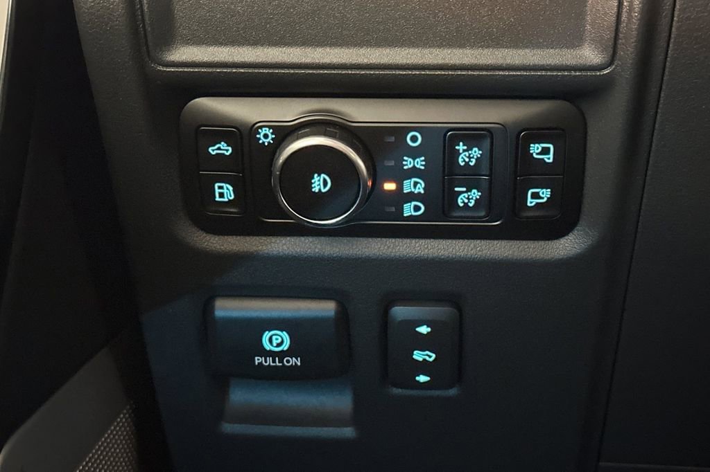 Used 2025 Ford F150 Platinum w/ Equipment Group 702A High image 35