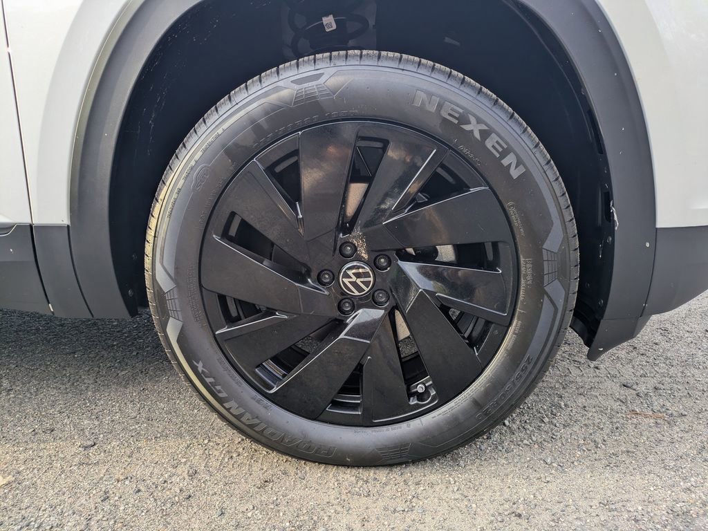 New 2026 Volkswagen Atlas SE image 11