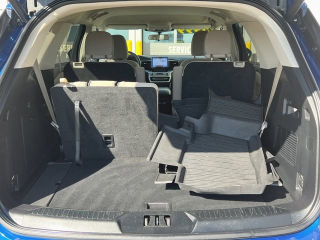 Used 2022 Ford Explorer XLT w/ Class IV Trailer Tow Package image 9