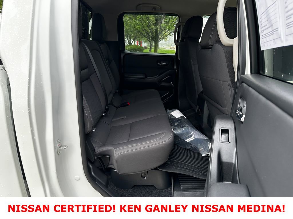 Certified 2024 Nissan Frontier SV w/ Hardbody Edition AWD/4WD image 45