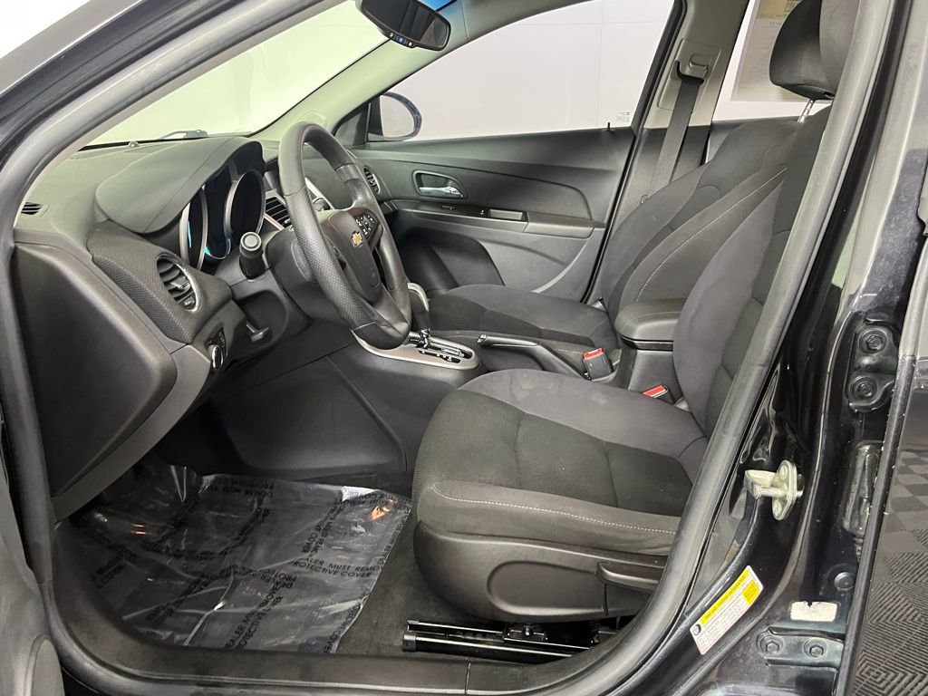 Used 2015 Chevrolet Cruze LT w/ Technology Package image 20
