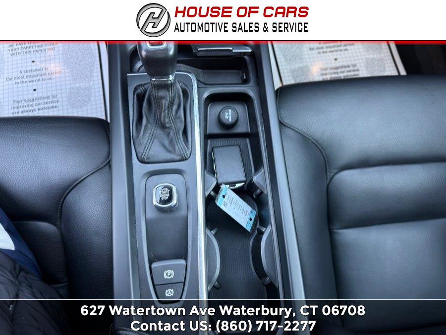 Used 2018 Volvo XC60 T5 Momentum w/ Vision Package image 30