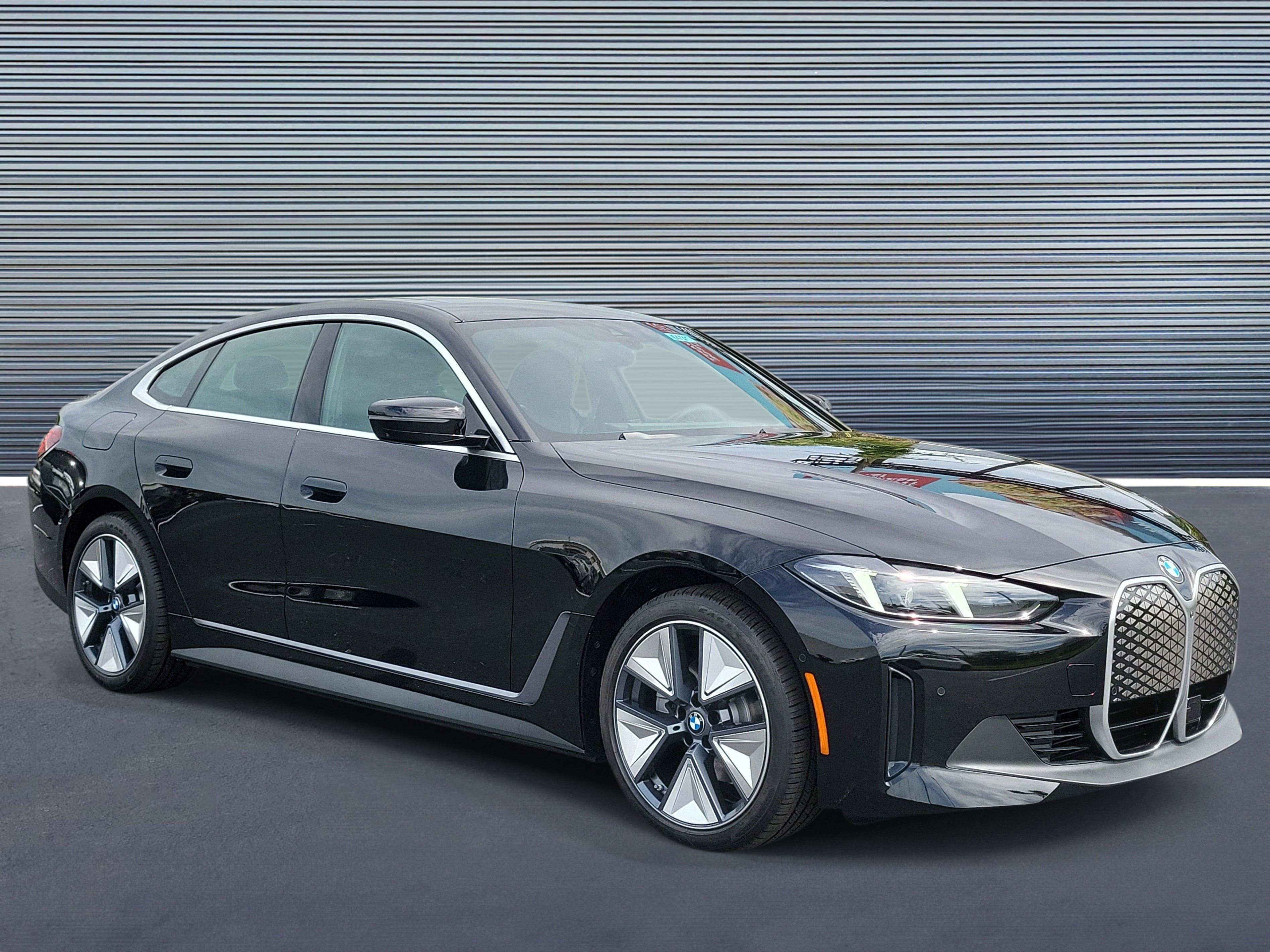 New 2026 BMW i4 eDrive40 w/ Premium Package RWD video 2