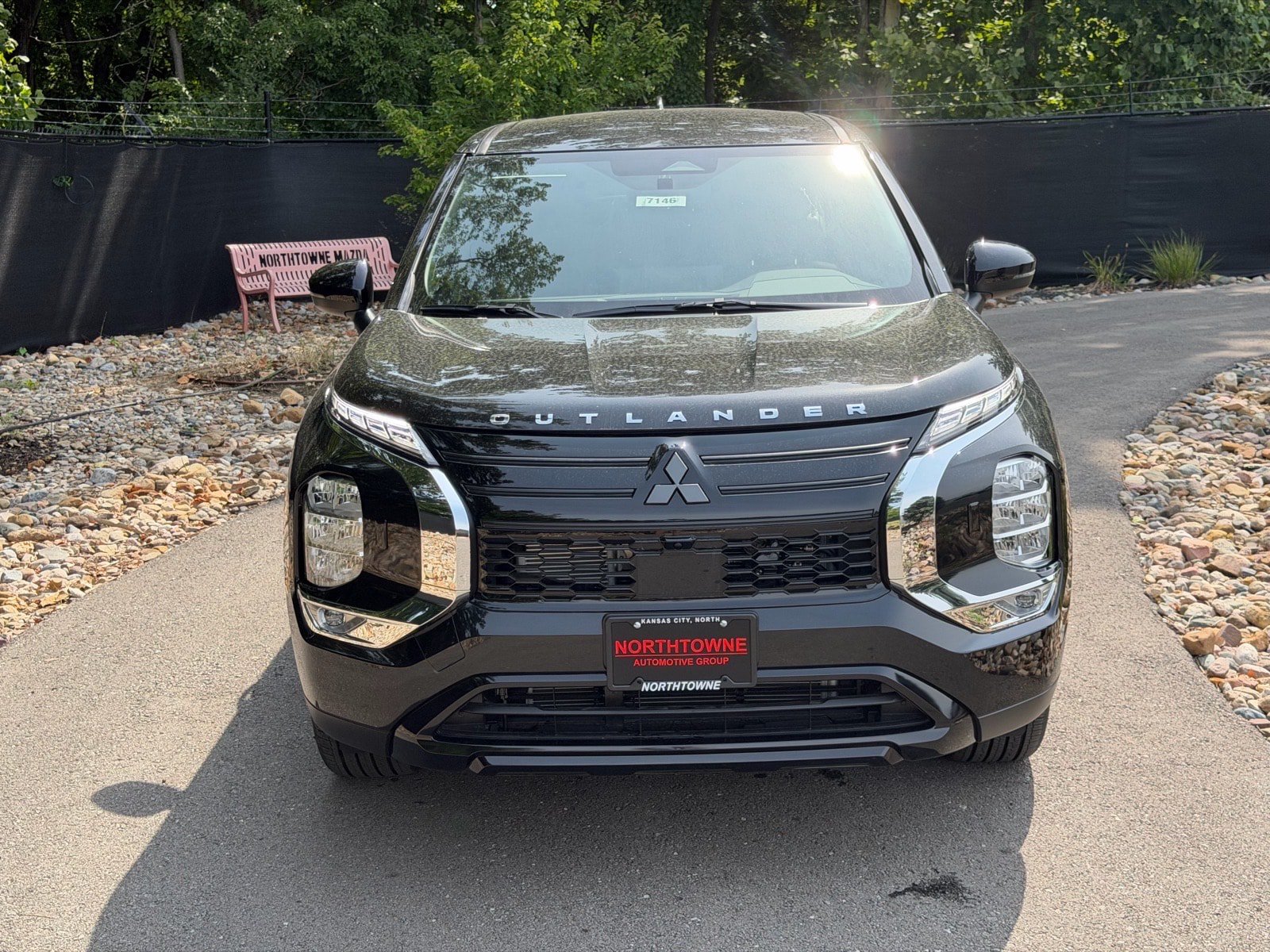 New 2026 Mitsubishi Outlander LE AWD/4WD image 8