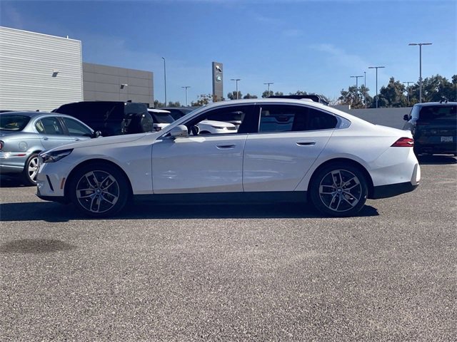 Certified 2025 BMW i5 eDrive40i w/ Premium Package image 10