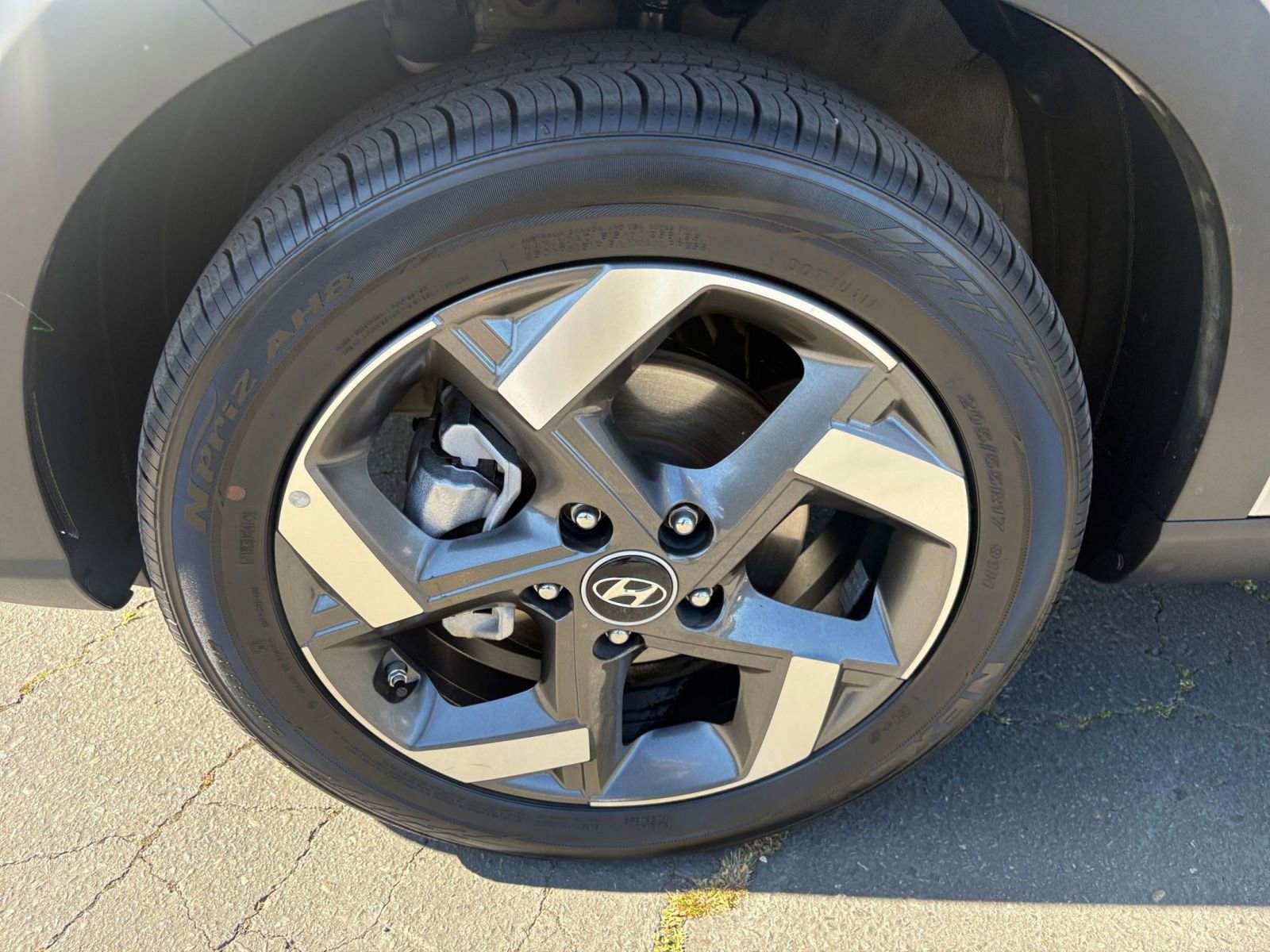 Used 2025 Hyundai Venue SEL image 30