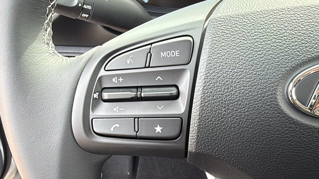 New 2026 Hyundai Venue SEL FWD image 21