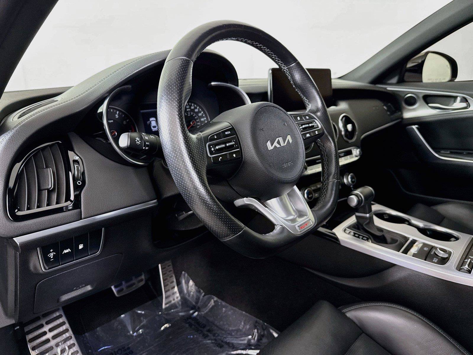 Used 2022 Kia Stinger GT1 AWD/4WD image 4