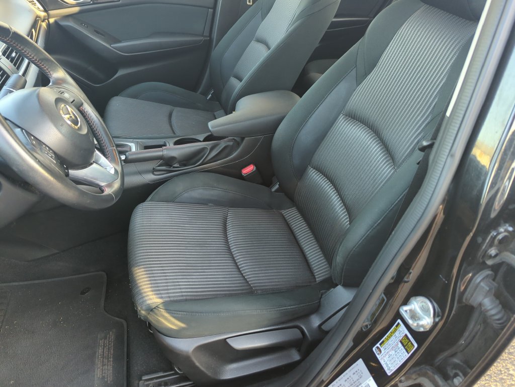 Used 2014 MAZDA MAZDA3 i Touring w/ Moonroof Package 1 FWD image 12