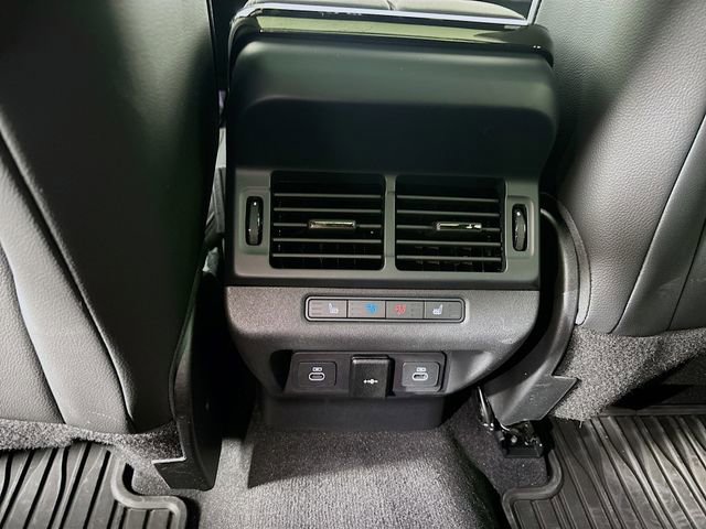 Used 2026 Land Rover Range Rover Evoque S image 25