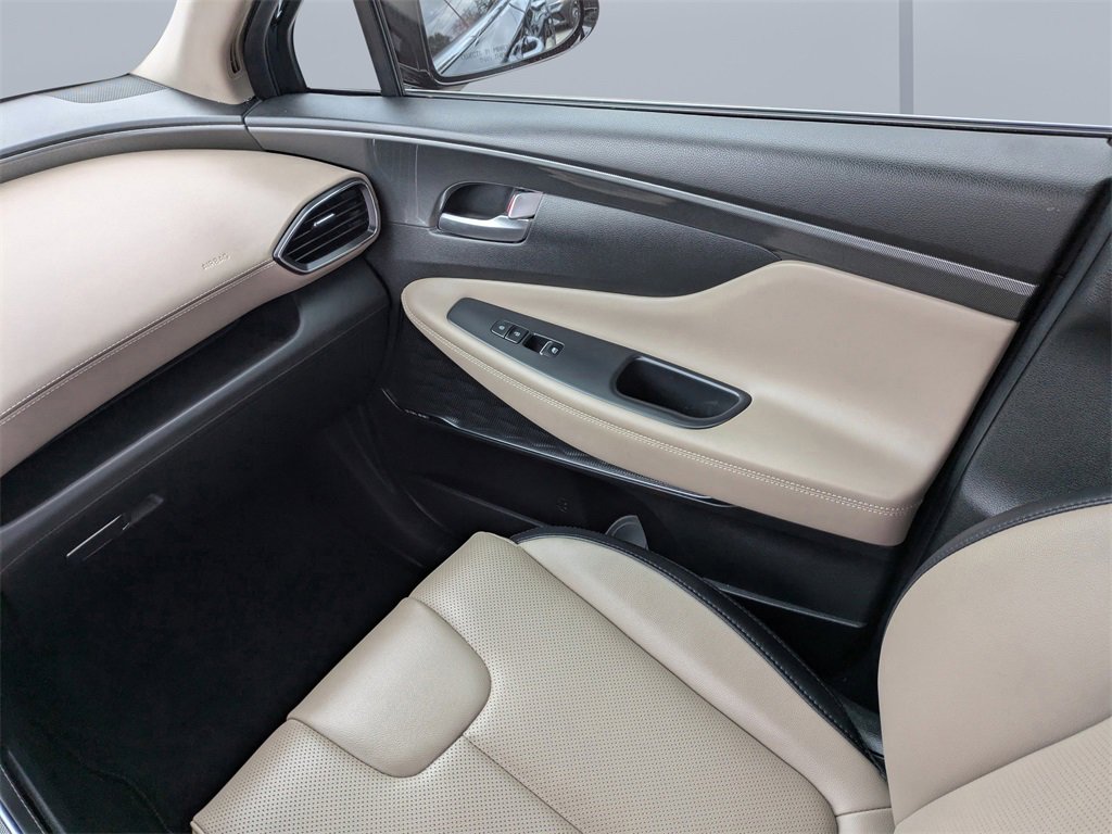 Used 2023 Hyundai Santa Fe SEL w/ Premium Package image 18