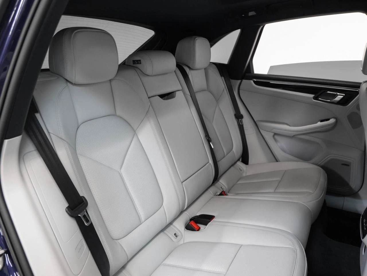 New 2025 Porsche Macan image 82