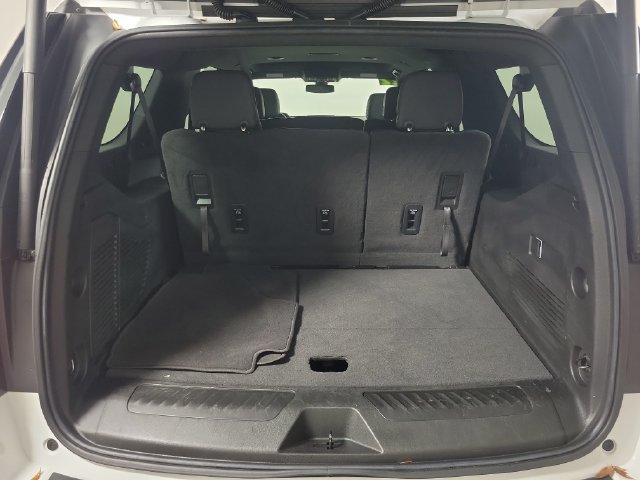 Used 2022 Chevrolet Suburban LT RWD image 7
