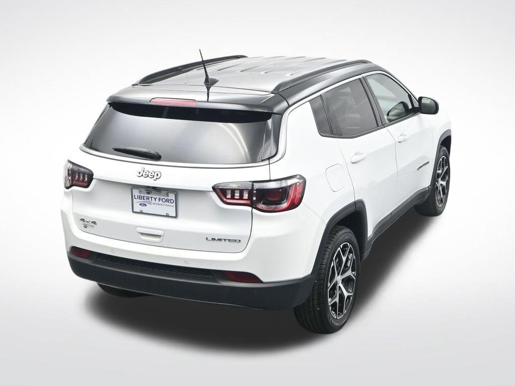 Used 2024 Jeep Compass Limited image 28