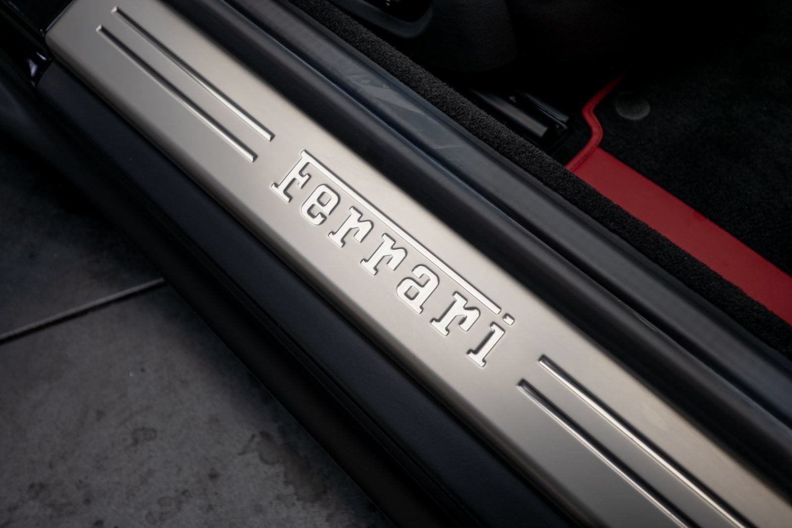 Used 2022 Ferrari 812 GTS RWD image 27
