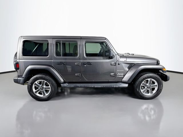 Used 2018 Jeep Wrangler Unlimited Sahara AWD/4WD image 5