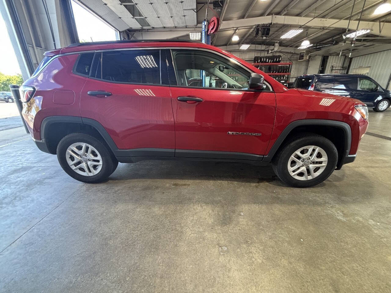Used 2019 Jeep Compass Sport AWD/4WD image 2