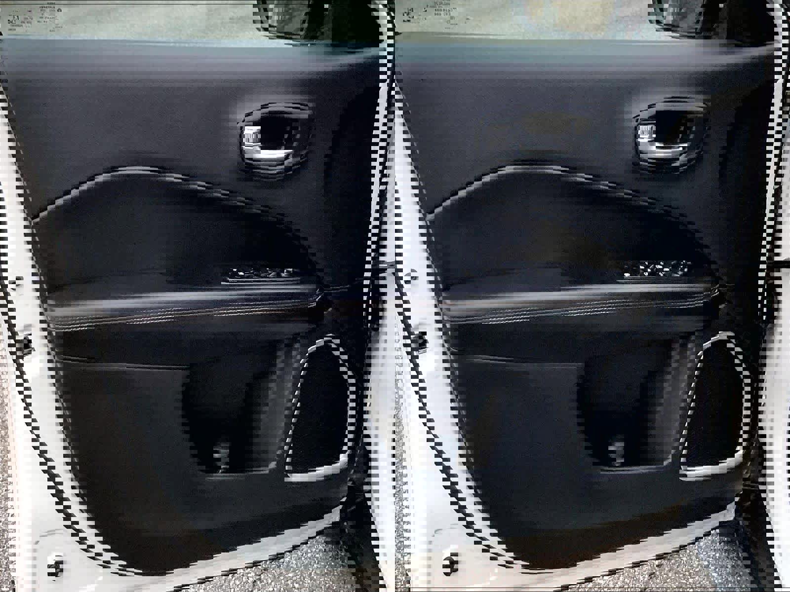 Used 2019 Jeep Compass Latitude w/ Cold Weather Group image 17