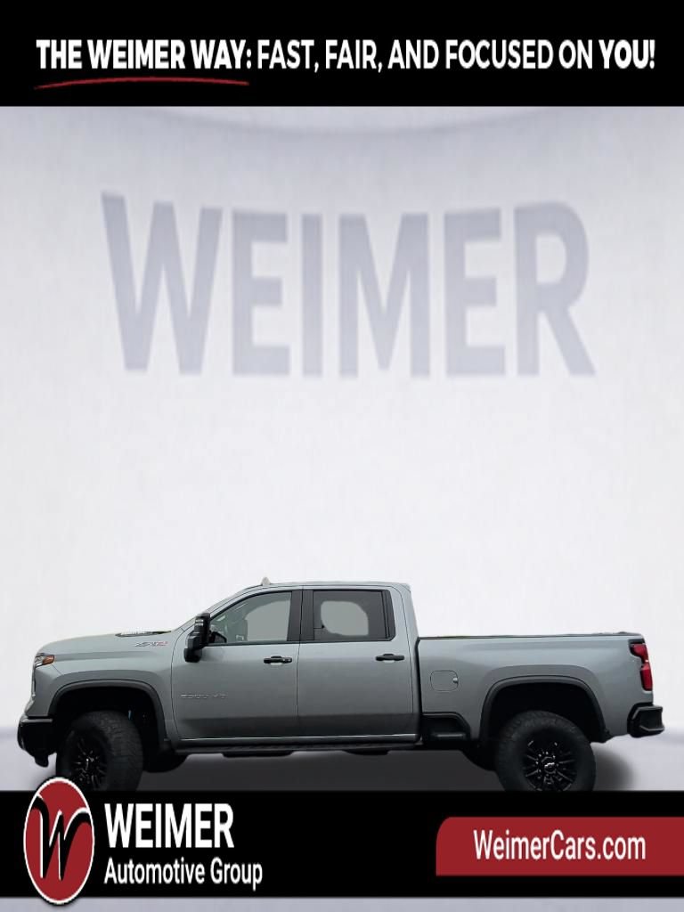 Used 2025 Chevrolet Silverado 2500 ZR2 AWD/4WD image 2