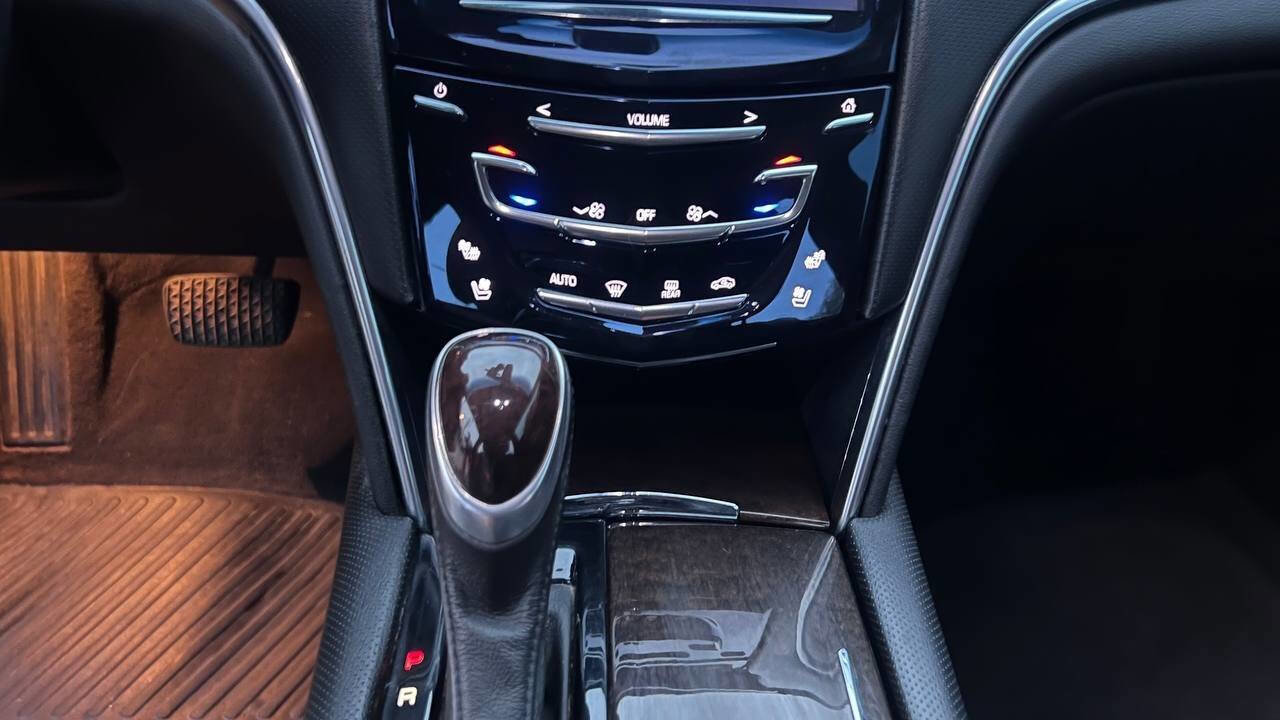 Used 2013 Cadillac XTS Luxury image 24