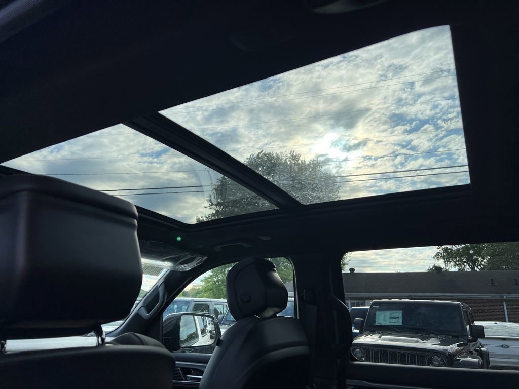 New 2026 Jeep Grand Wagoneer L 4WD image 11