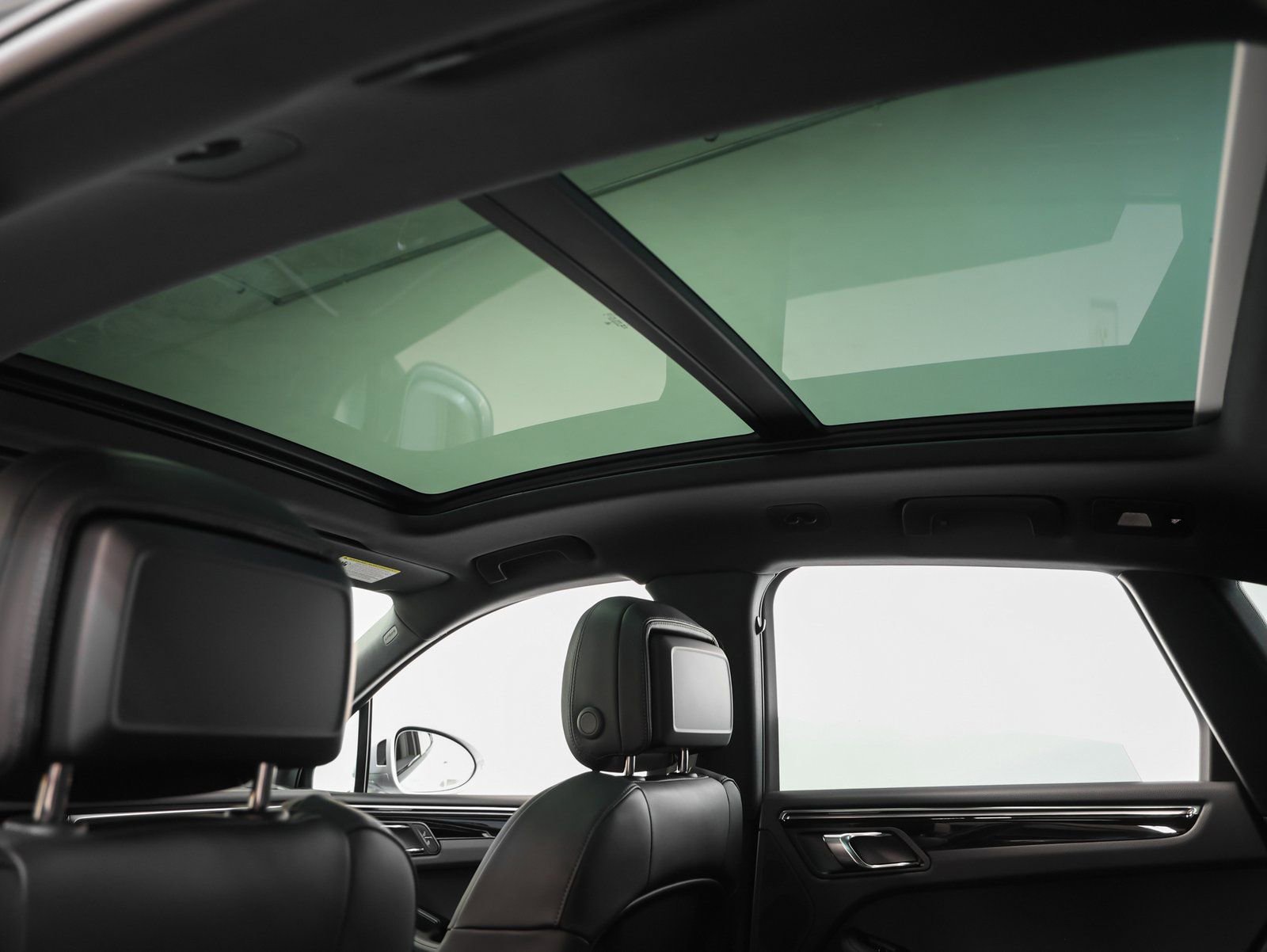 Certified 2026 Porsche Macan image 45