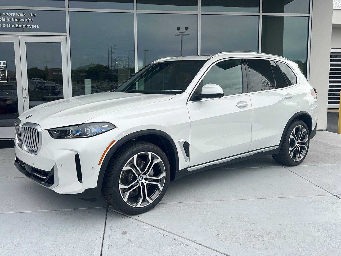 New 2026 BMW X5 xDrive40i image 2