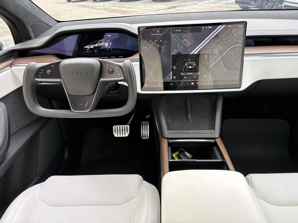 Used 2022 Tesla Model X image 28