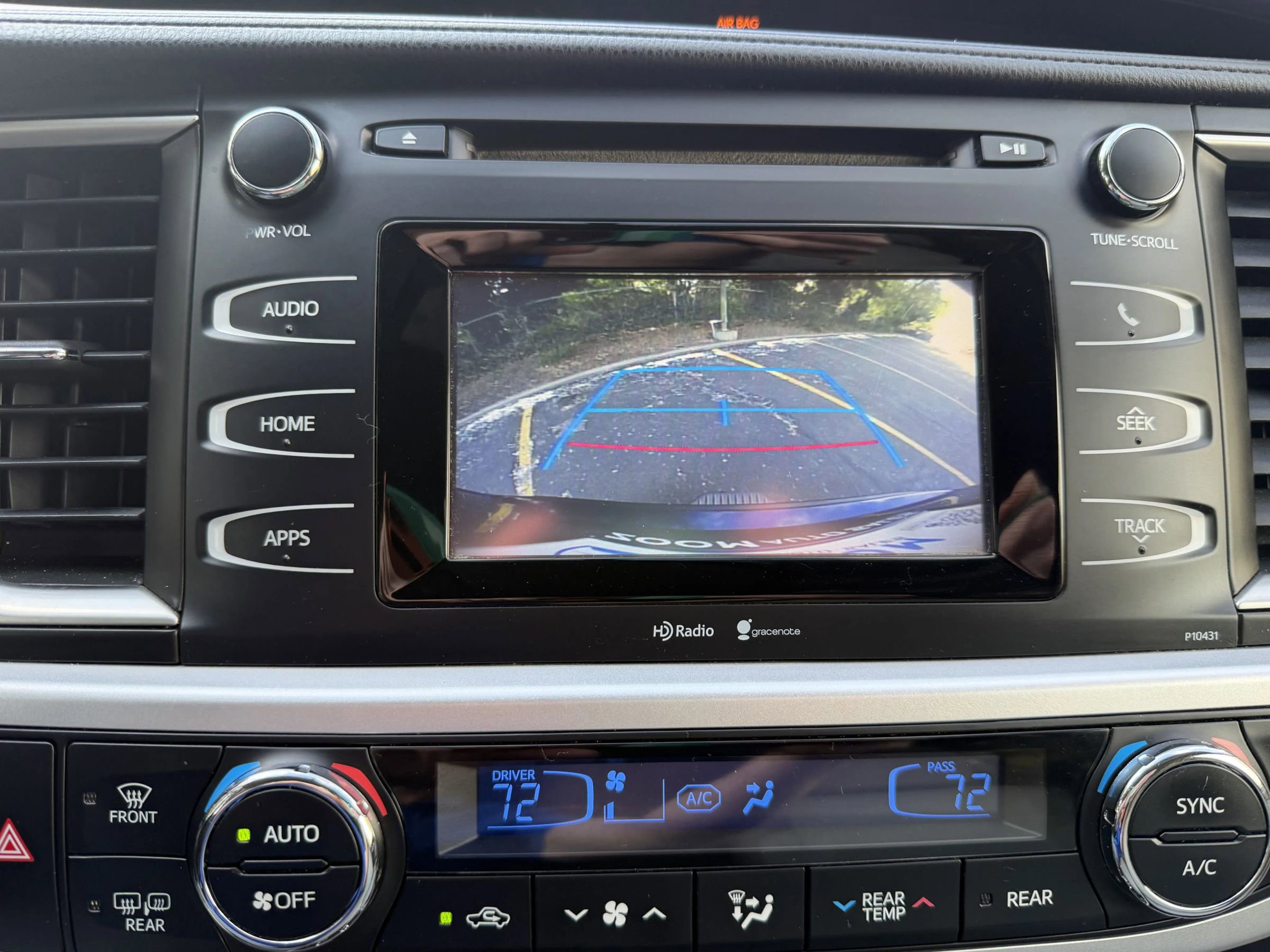 Used 2015 Toyota Highlander Plus image 28