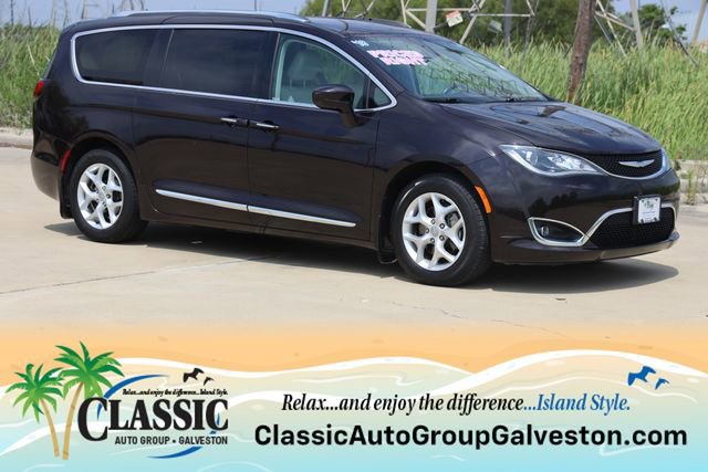 Used 2018 Chrysler Pacifica Touring-L w/ Tire & Wheel Group