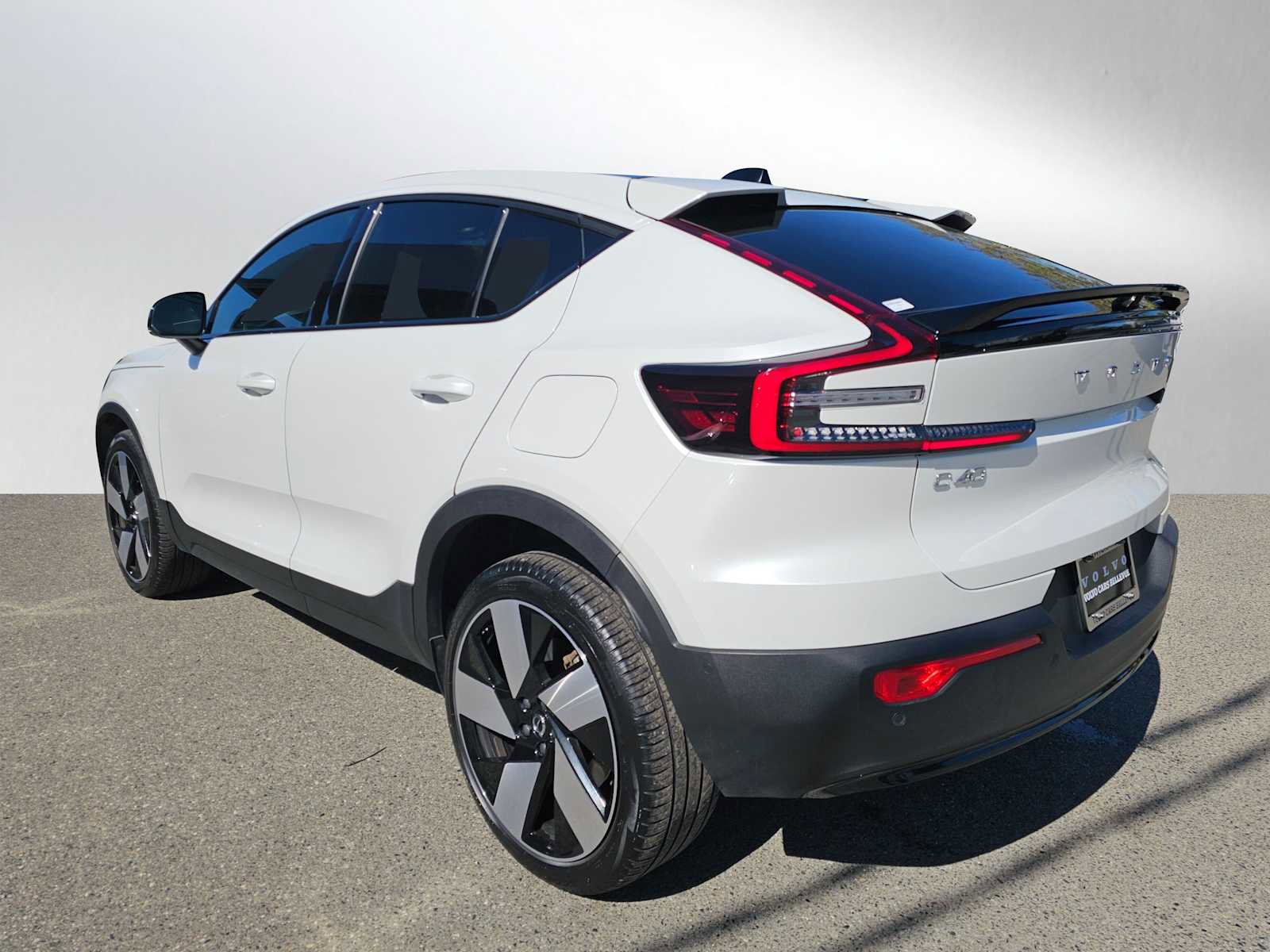 Certified 2023 Volvo C40 P8 Recharge Ultimate w/ Protection Package Premier image 5