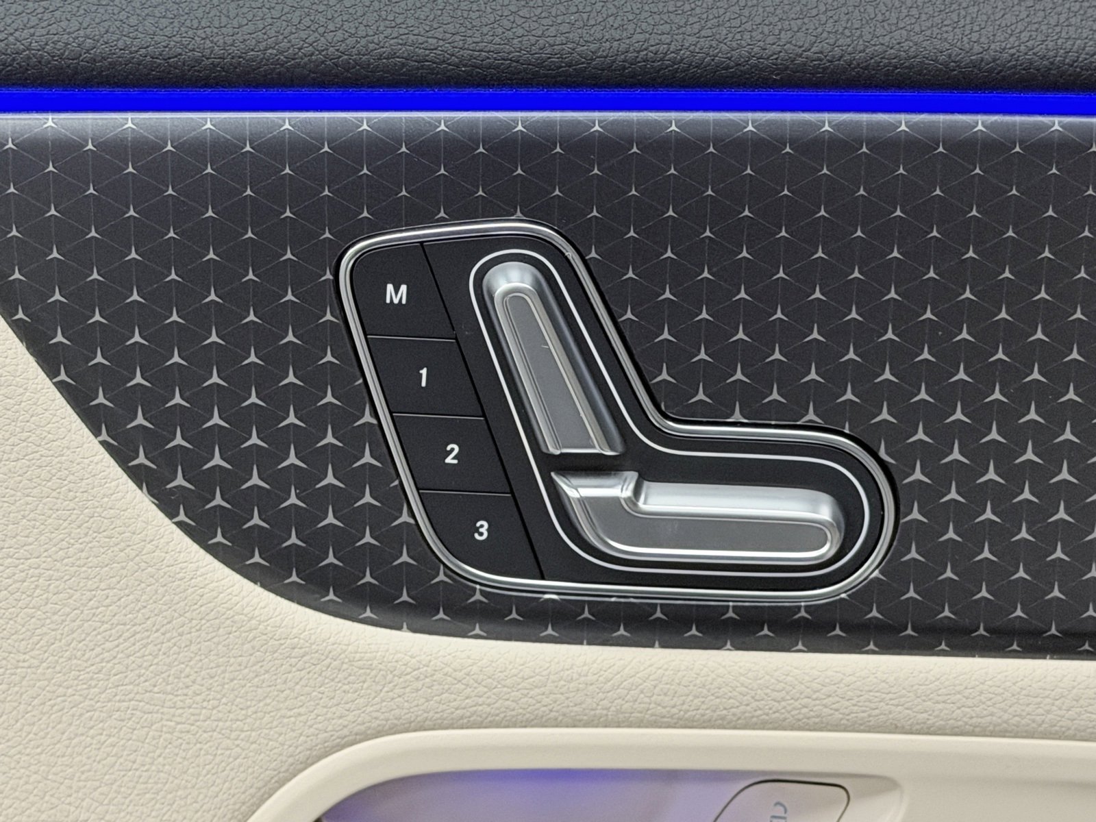 Used 2025 Mercedes-Benz GLA 250 image 21