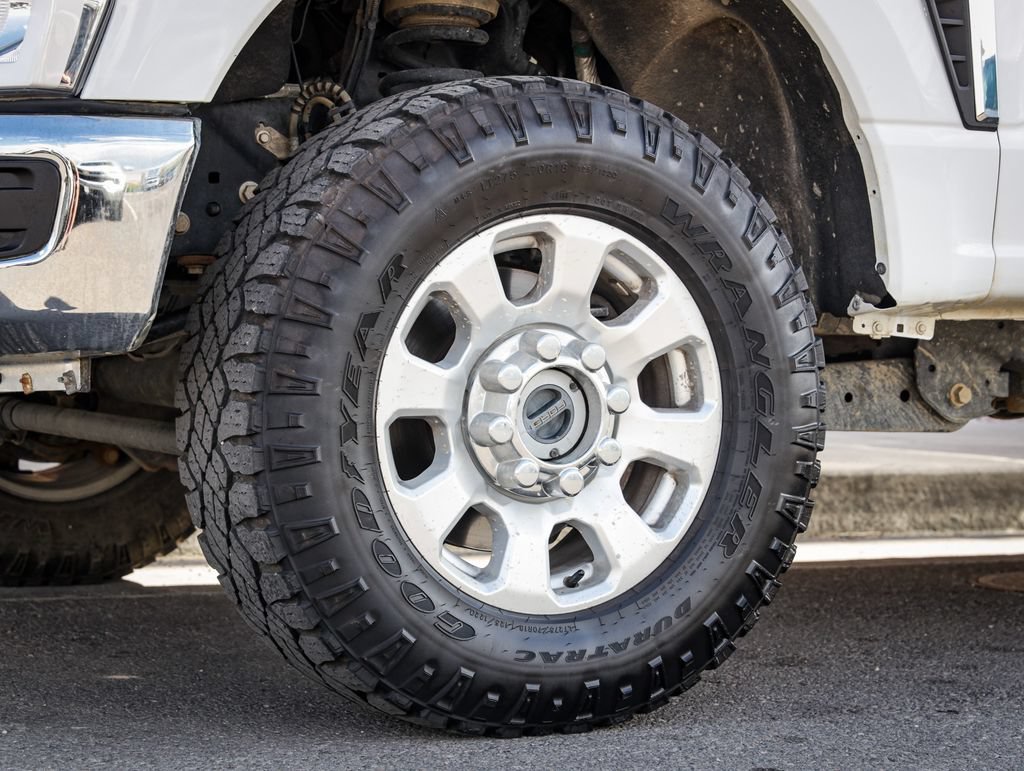 Used 2023 Ford F350 XLT w/ FX4 Off-Road Package AWD/4WD image 11