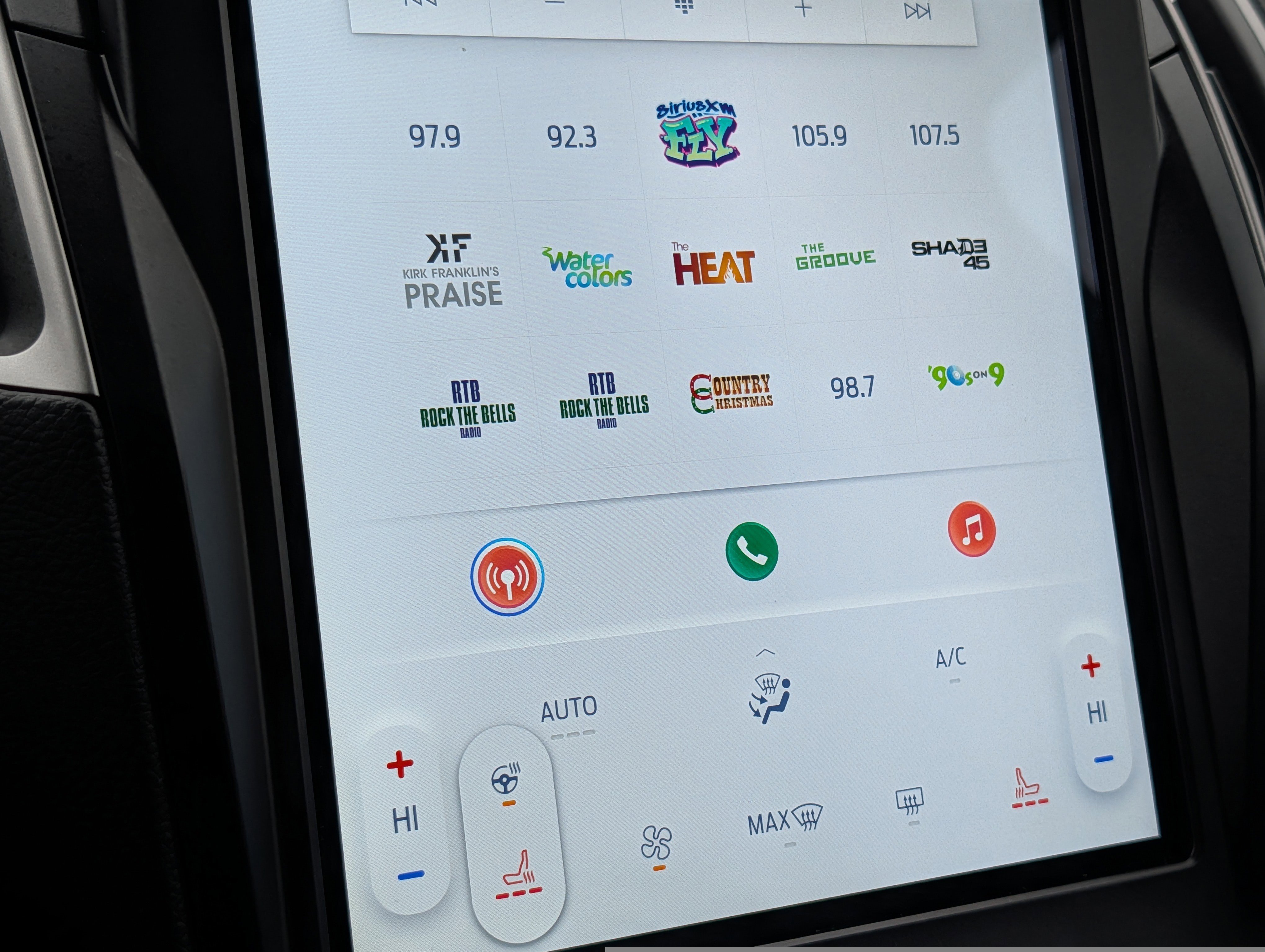 Used 2024 Ford Edge ST-Line image 19