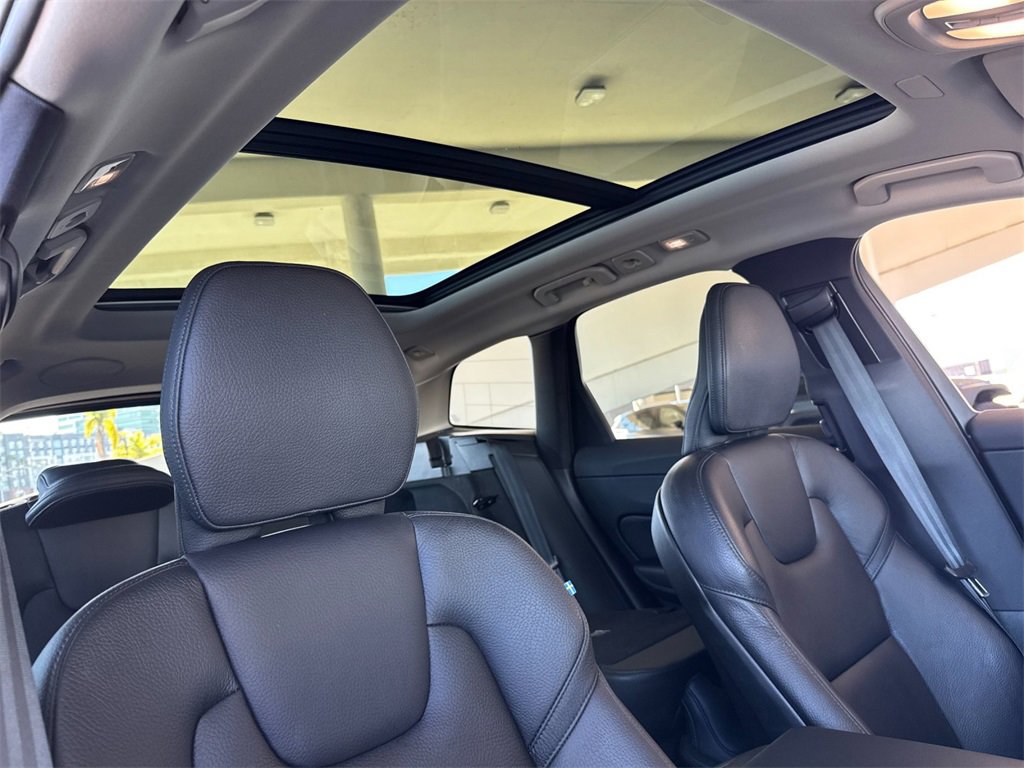 Certified 2023 Volvo XC60 B5 Plus image 16