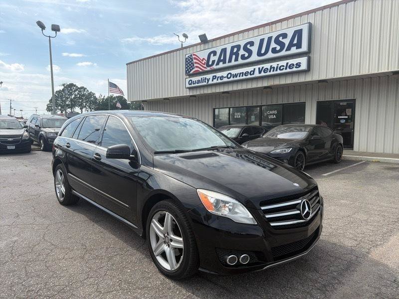 Used 2011 Mercedes-Benz R 350 4MATIC image 2