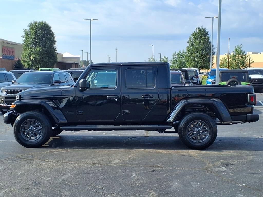 New 2025 Jeep Gladiator Sport image 31