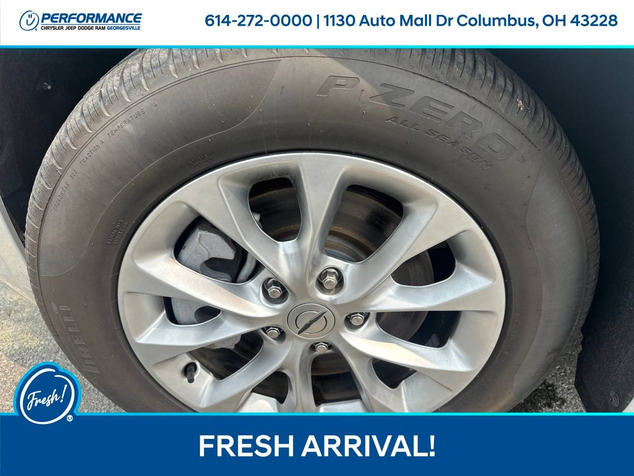 Used 2024 Chrysler Pacifica Touring-L AWD/4WD image 10