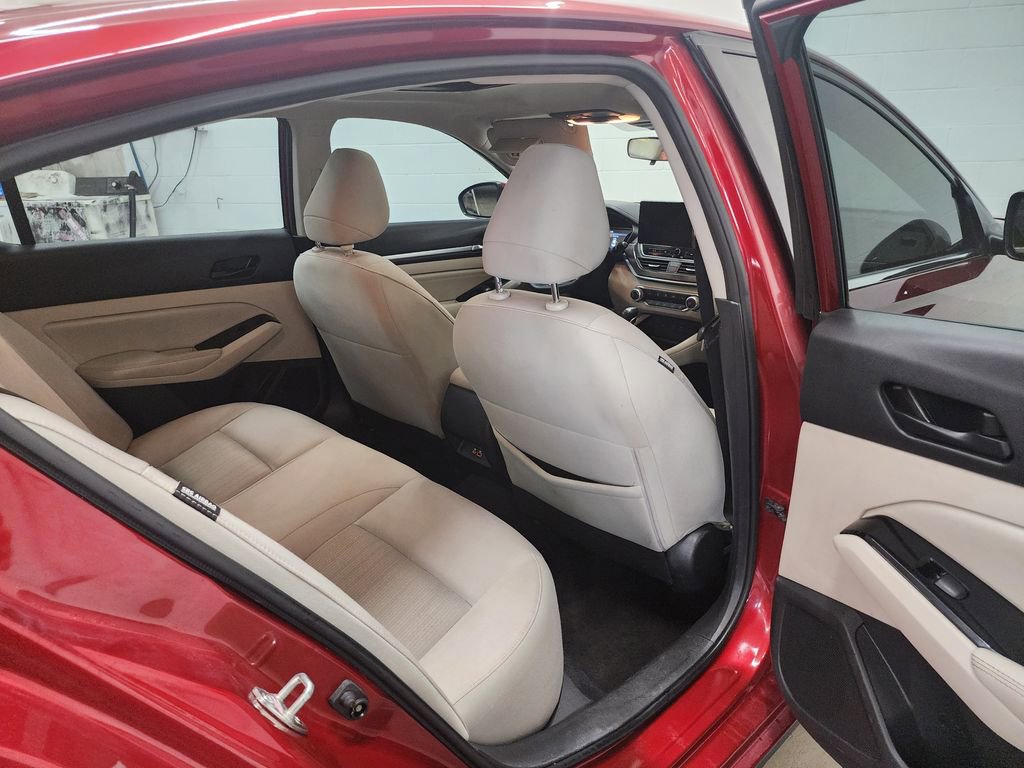 Used 2023 Nissan Altima 2.5 SV w/ SV Premium Package image 30
