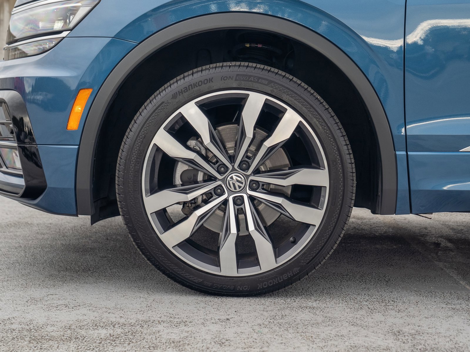 Used 2020 Volkswagen Tiguan SEL Premium R-Line AWD/4WD image 13